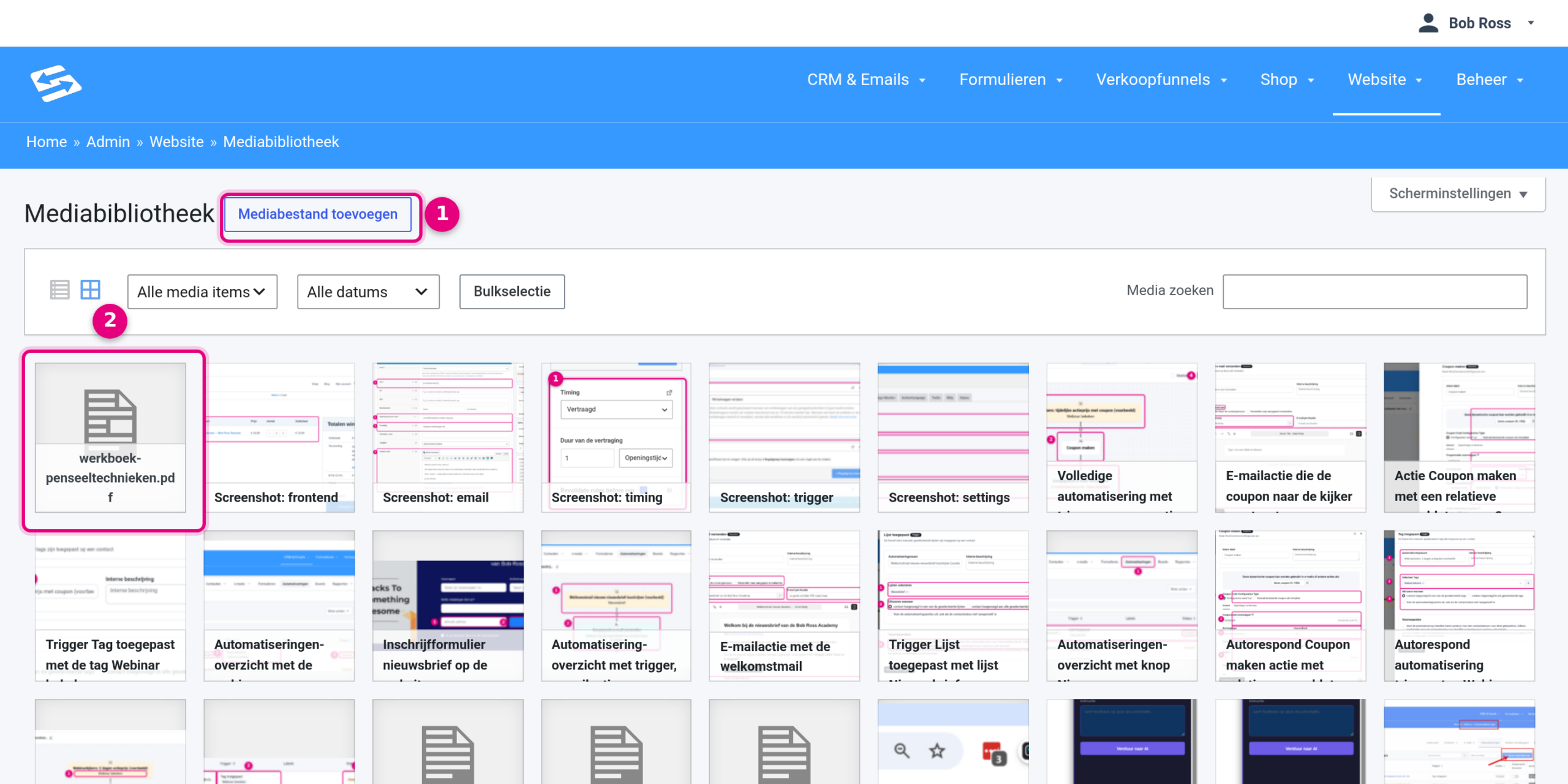 De Mediabibliotheek met de knop Mediabestand toevoegen en een geüpload PDF-bestand in het overzicht