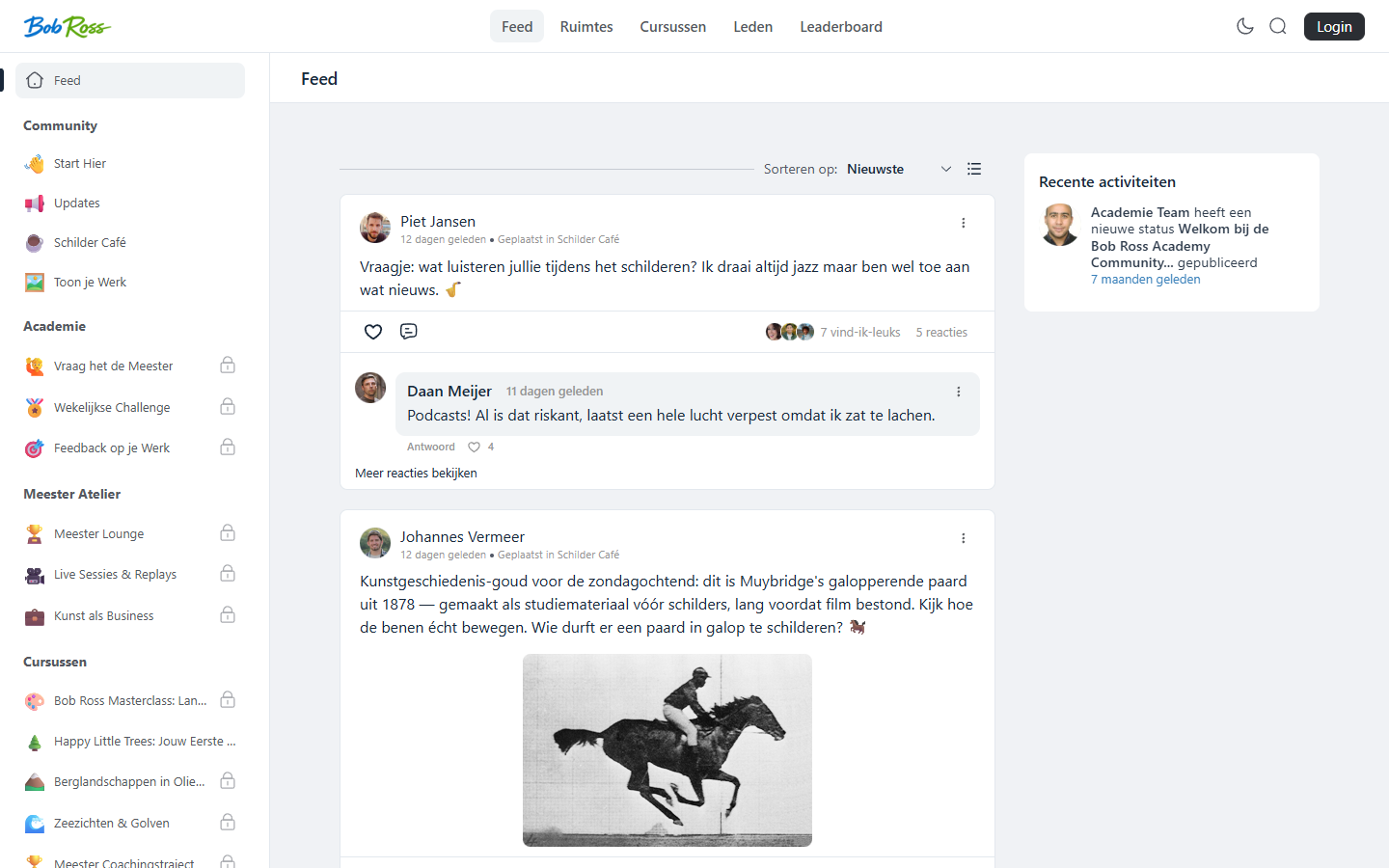 Het portaal zoals een niet-ingelogde bezoeker het ziet: openbare ruimtes zichtbaar, waardevolle content achter een slotje